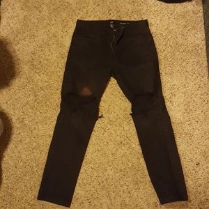 Black distressed skinny jeans